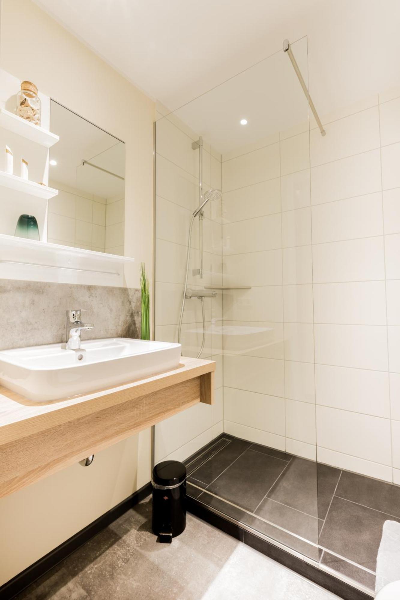 Hotel Dh -Deutsches Haus- Emden Luaran gambar