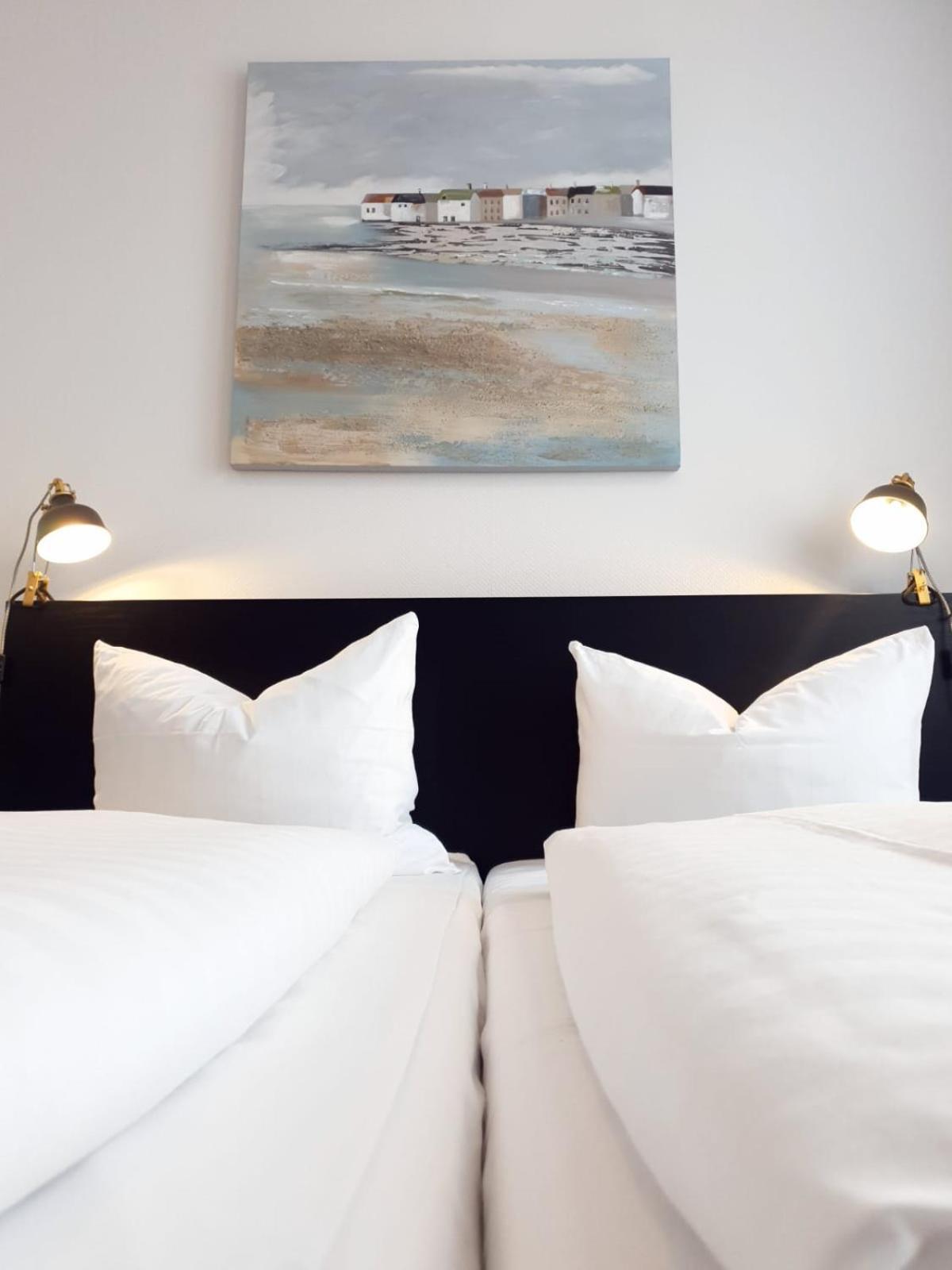 Hotel Dh -Deutsches Haus- Emden Luaran gambar