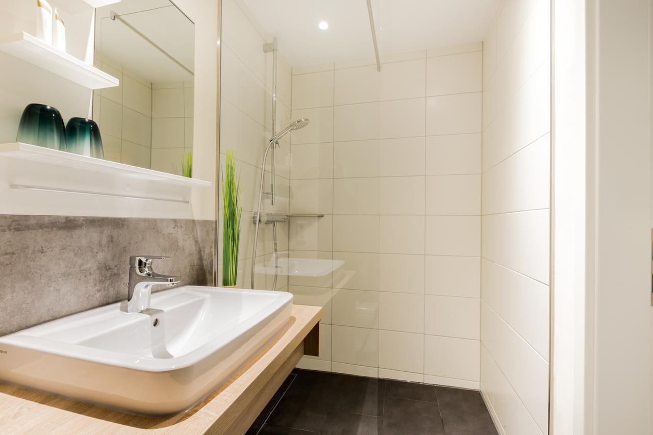 Hotel Dh -Deutsches Haus- Emden Luaran gambar